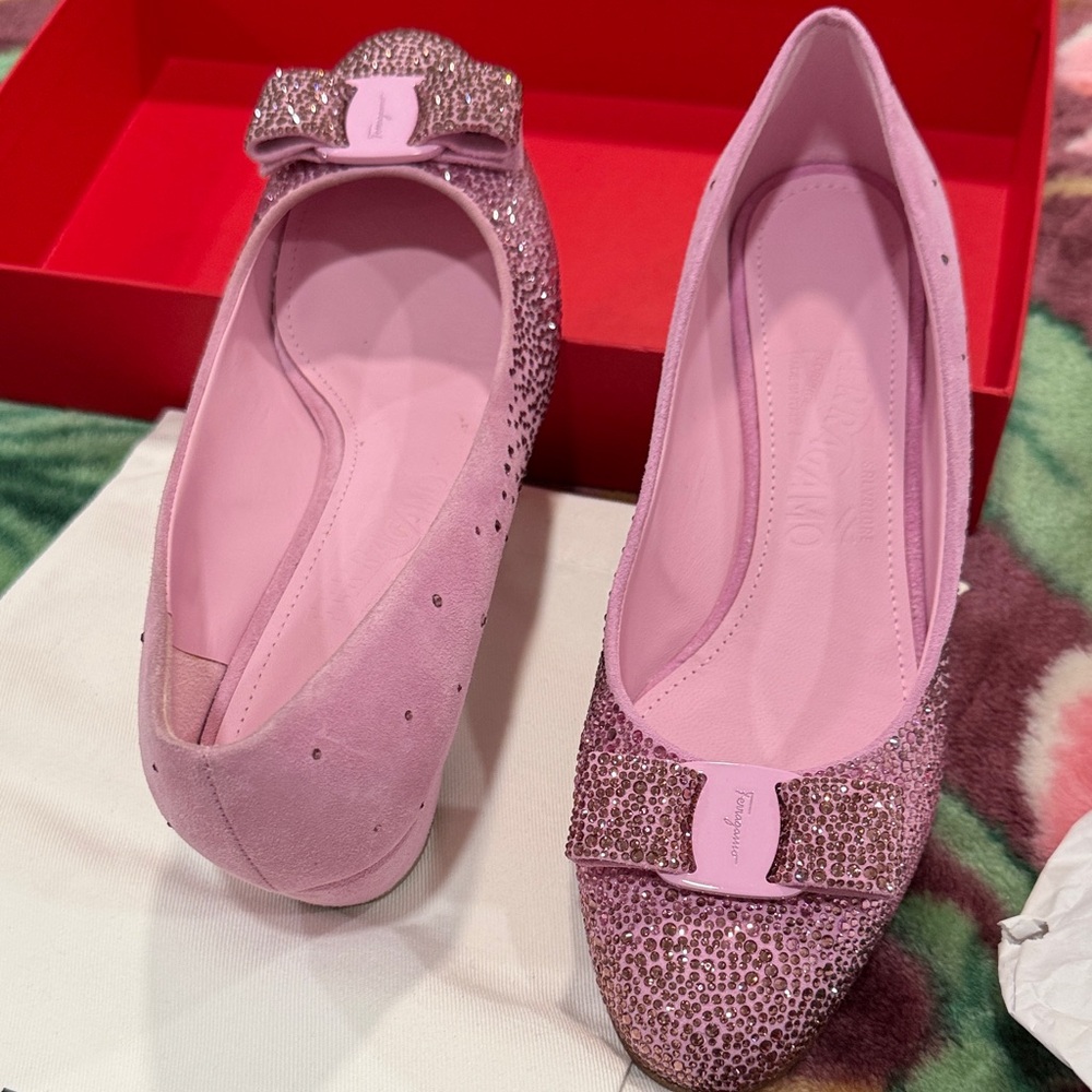 Salvatore Ferragamo Pink Glitter with 1-1/2 in heel perfect for the Holiday!